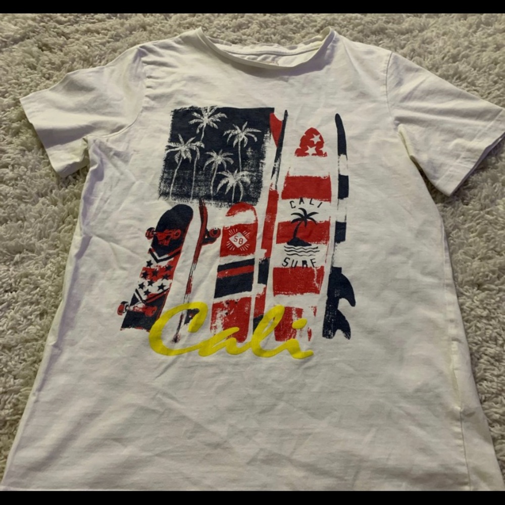 Kids shirt H&M.. size 10-12 Y